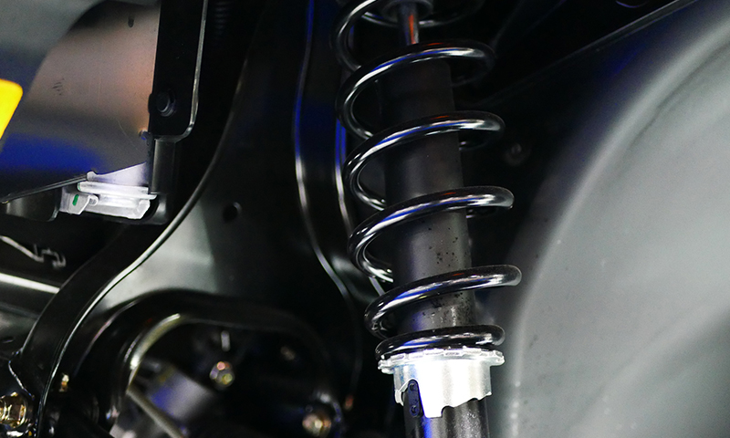 truck-repair-axle copy air brakes